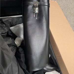 listing-status-banner